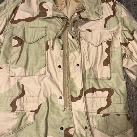 US Military Field Jacket Coat Cold Weather Desert Camouflage Medium Reg Hooded - Picture 2 of 7